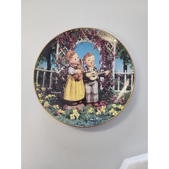 Hummel 8" Plate, Little Companions, Little Musicians, 23kt Gold trim, 1990 - Picture 1 of 5